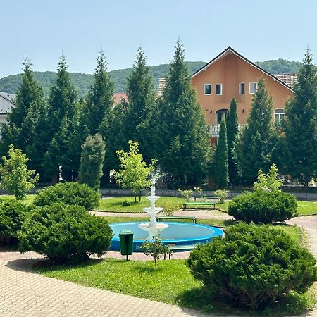 Hotel Diana Бистрица Экстерьер фото