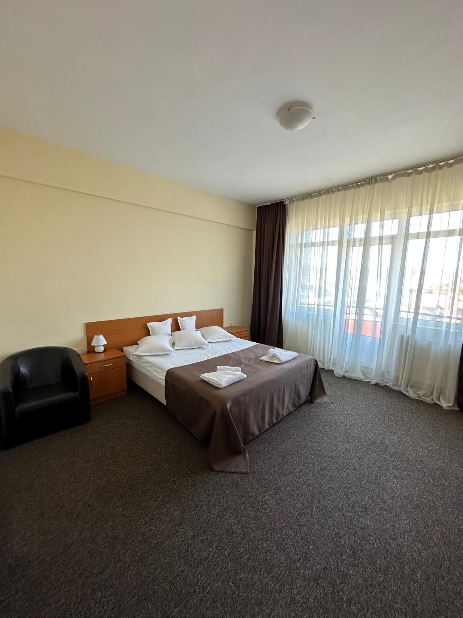 Hotel Diana Бистрица Экстерьер фото