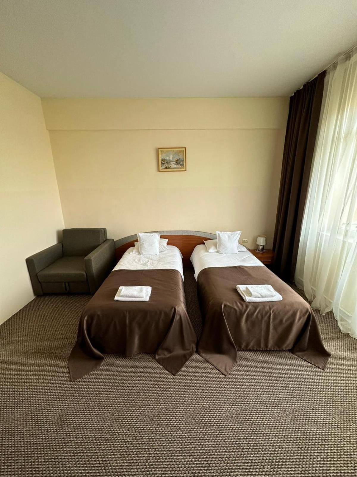 Hotel Diana Бистрица Экстерьер фото