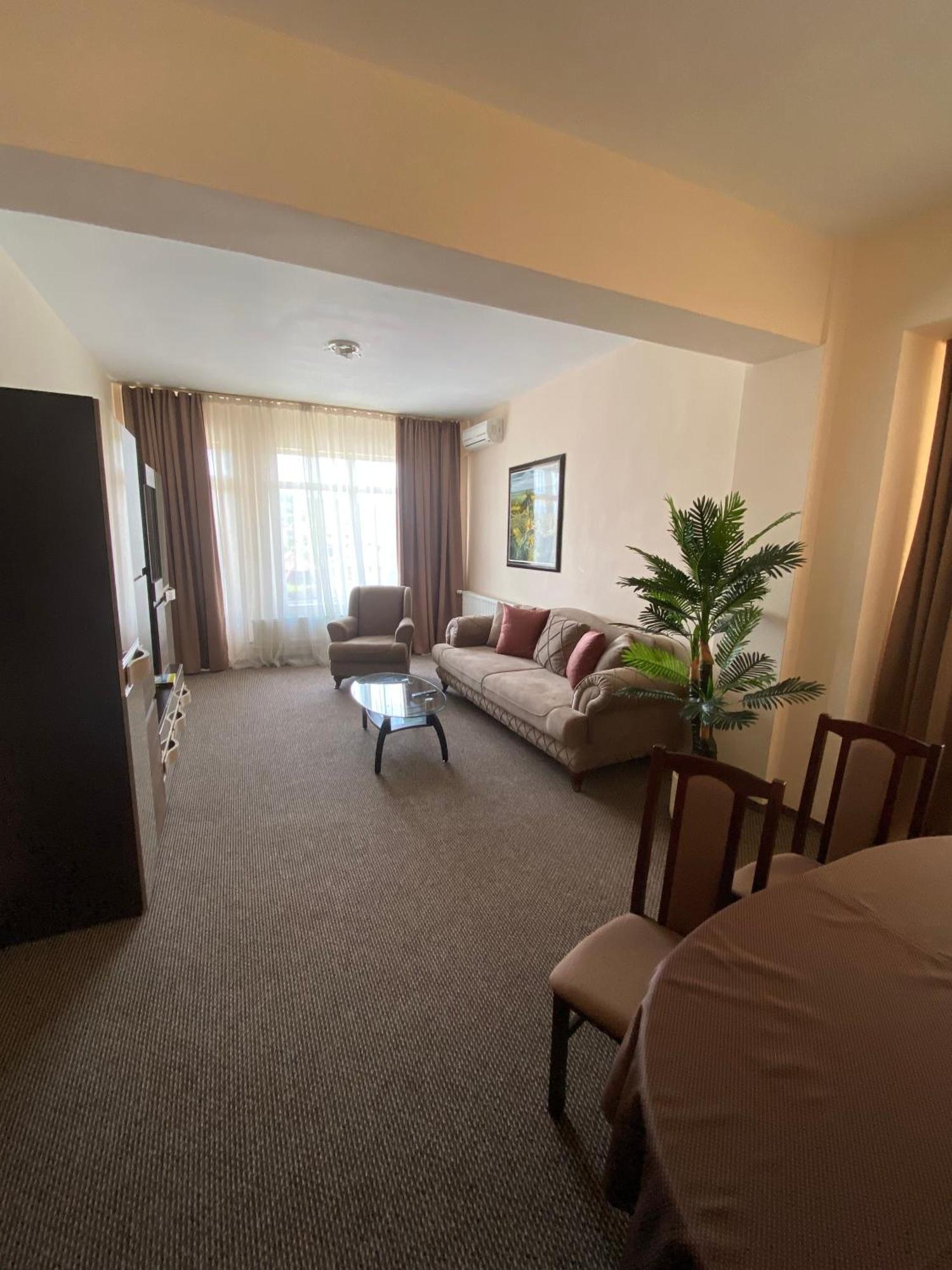 Hotel Diana Бистрица Экстерьер фото