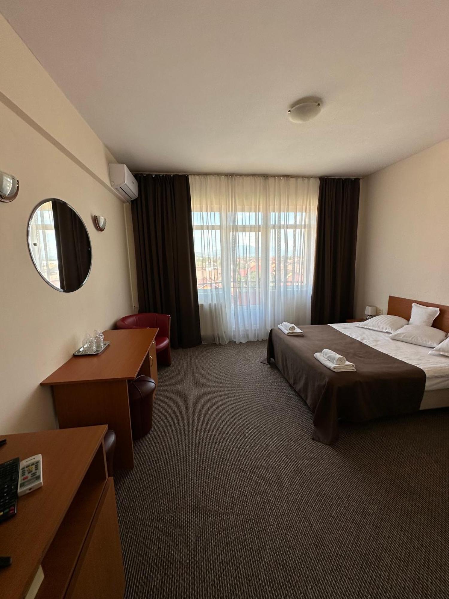 Hotel Diana Бистрица Экстерьер фото