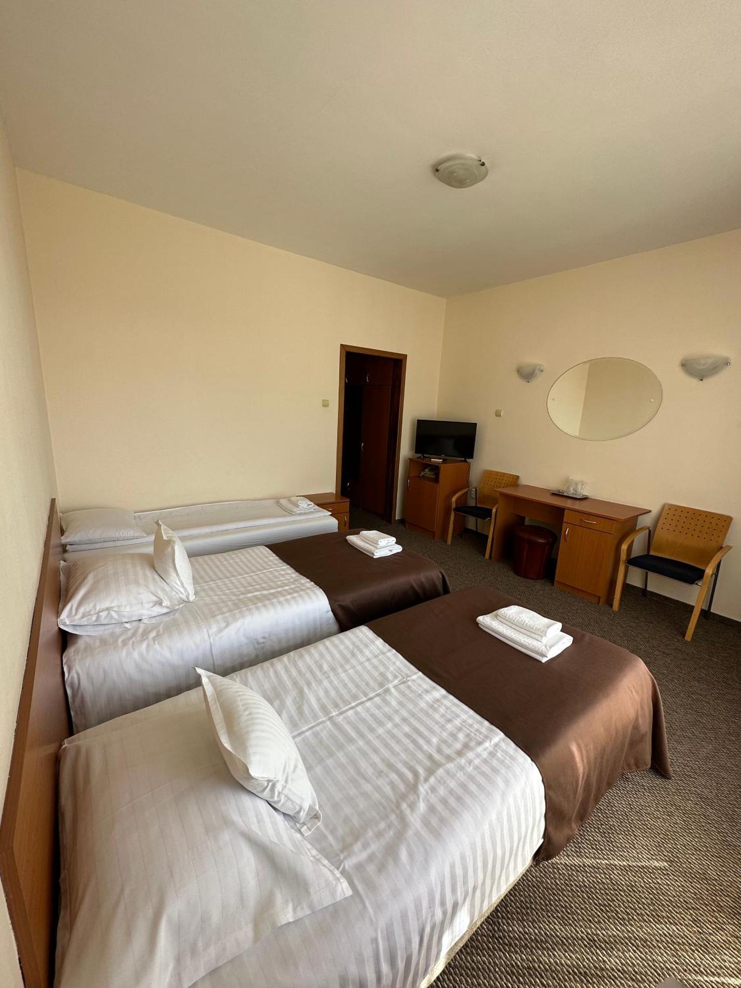Hotel Diana Бистрица Экстерьер фото