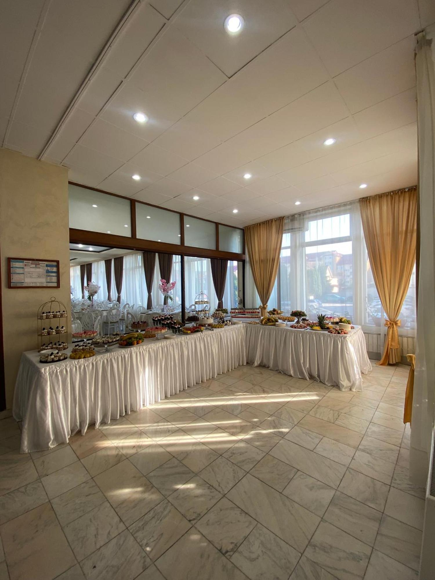 Hotel Diana Бистрица Экстерьер фото