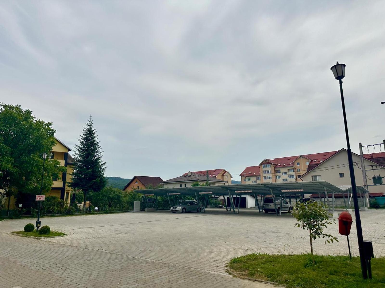 Hotel Diana Бистрица Экстерьер фото
