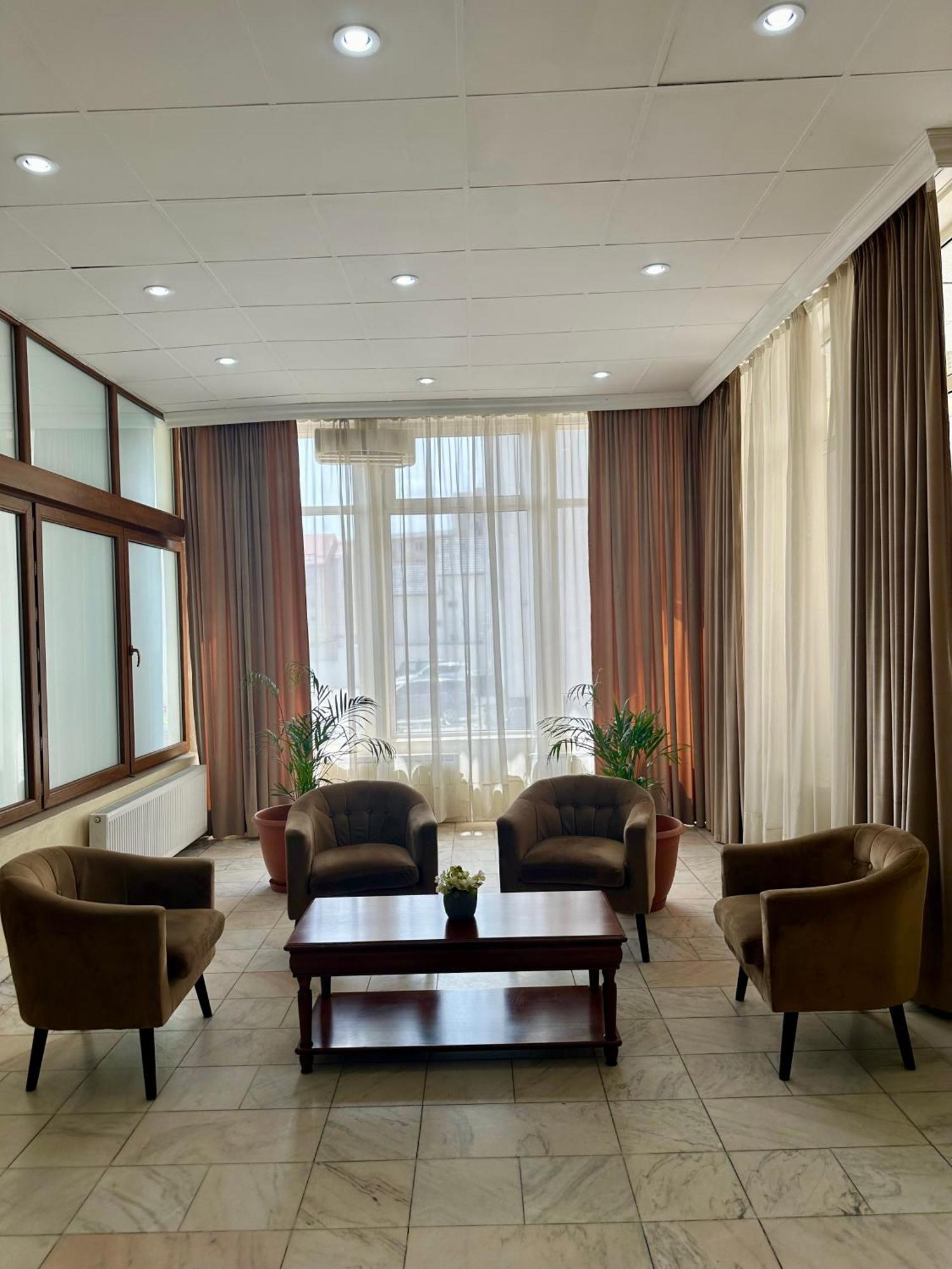 Hotel Diana Бистрица Экстерьер фото