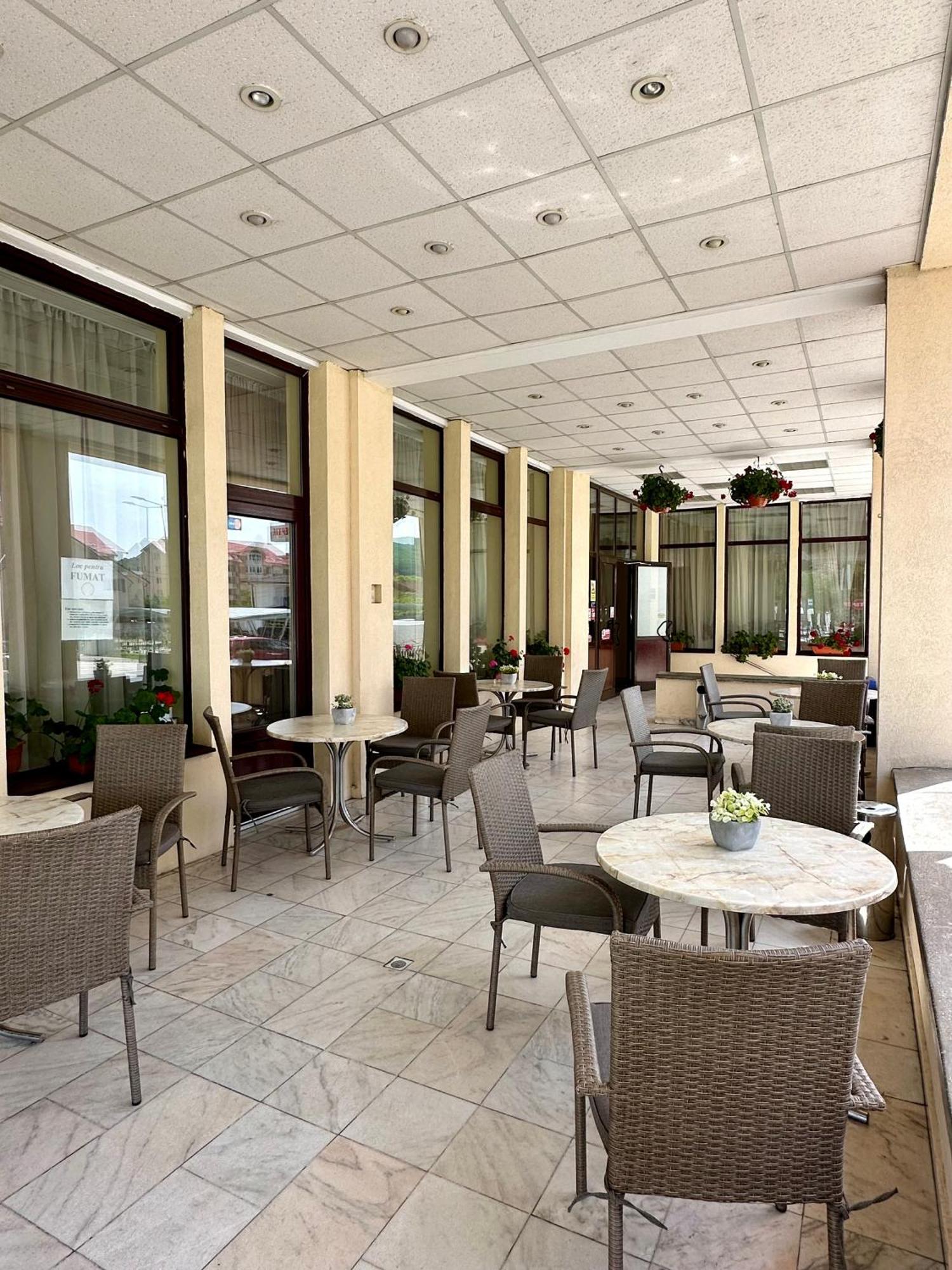 Hotel Diana Бистрица Экстерьер фото